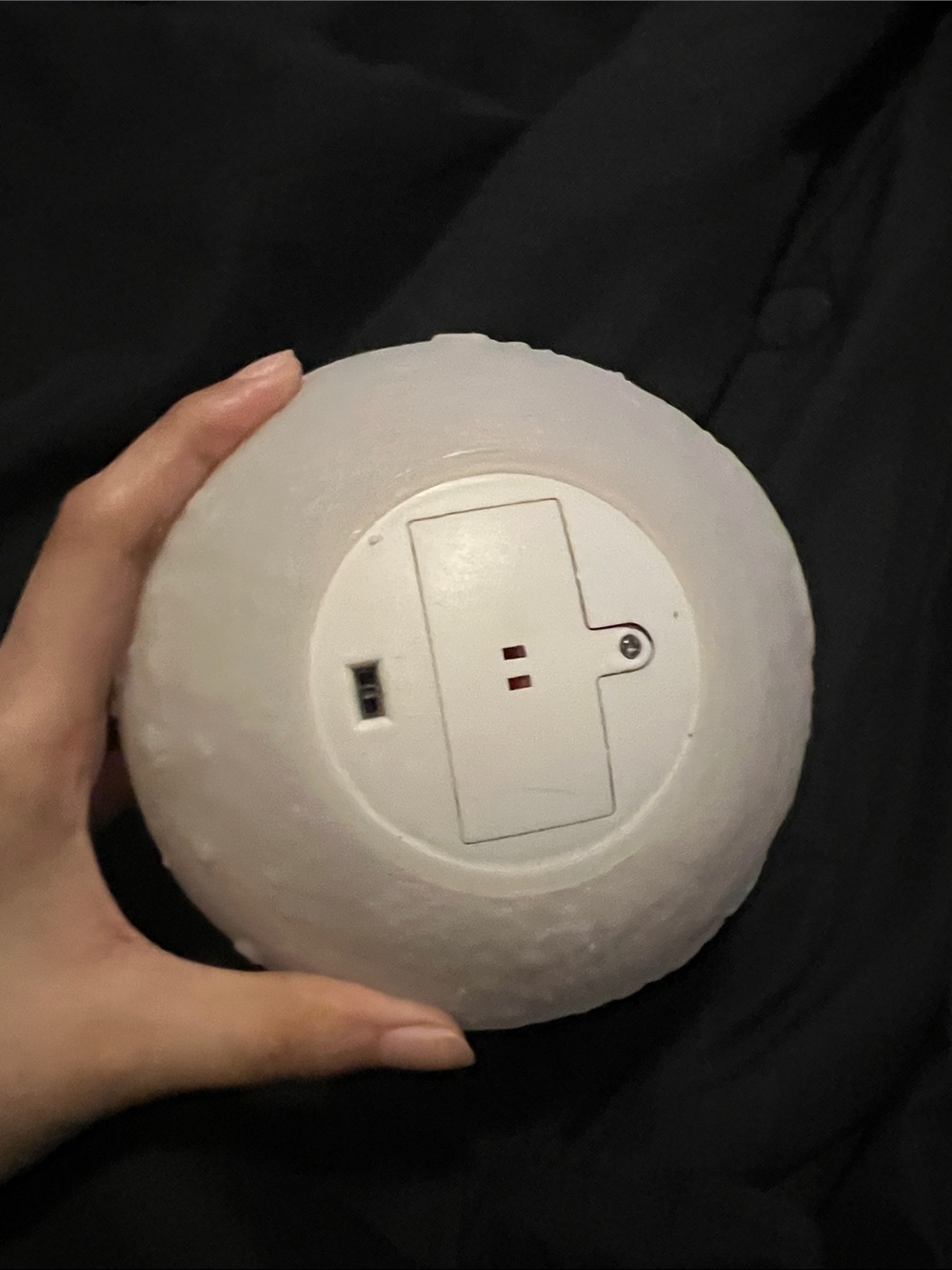 Battery powered moon lamp novelty light - Picture 2 of 2